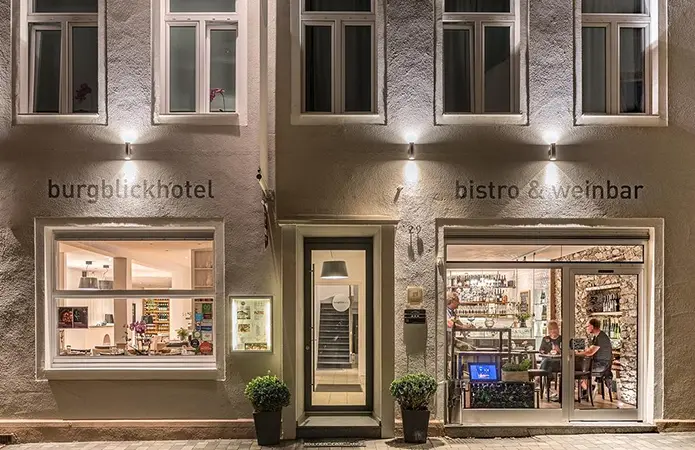 Blick von außen auf das Hotel Burgblickhotel in Bernkastel-Kues, Mosel